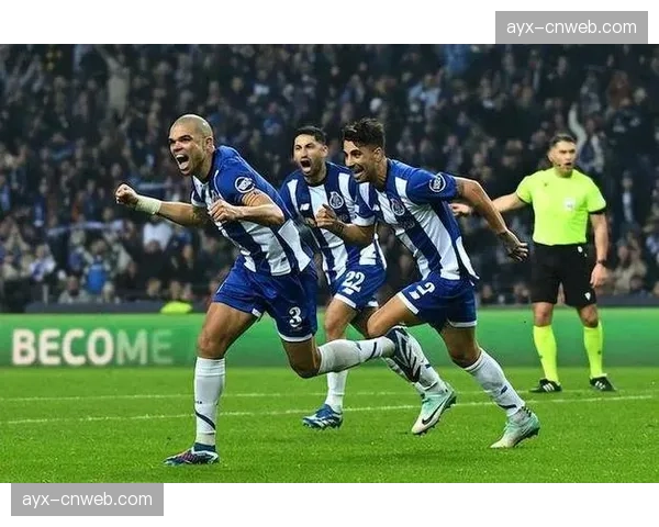 经典防守反击！拉齐奥一次传递贯穿全场完成进球