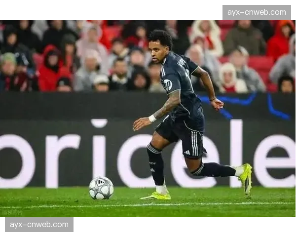 皇马中场控制力下降，肋部空间防守漏洞成争冠隐患